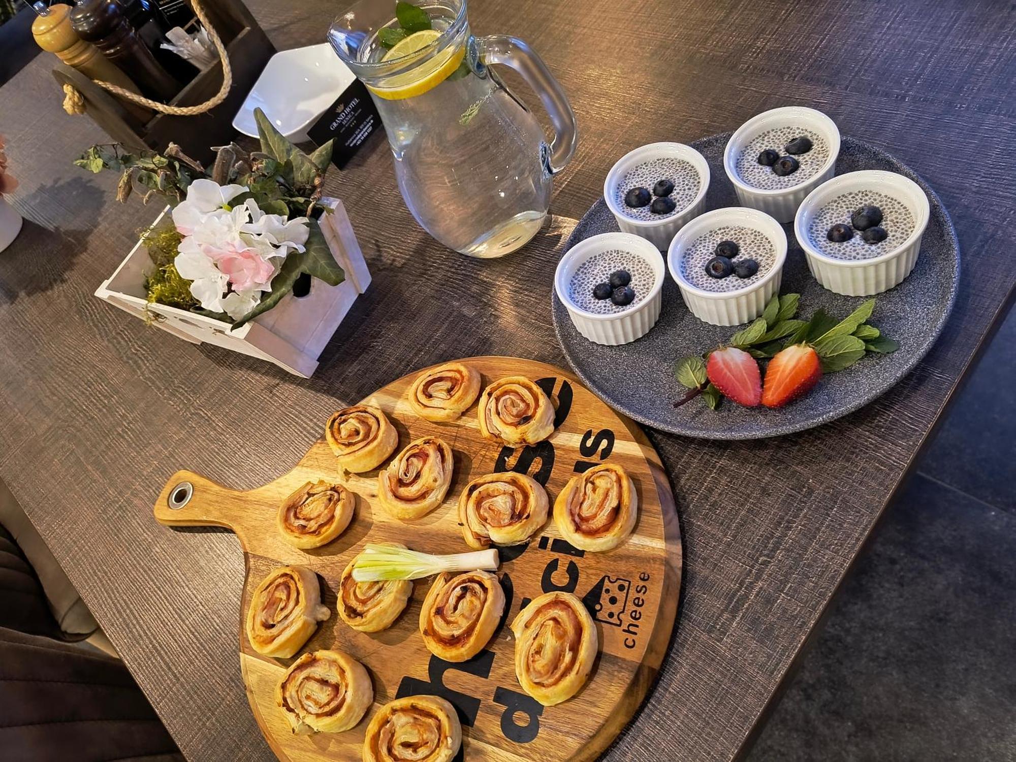 Grand Hotel Senica, Garni Eksteriør billede