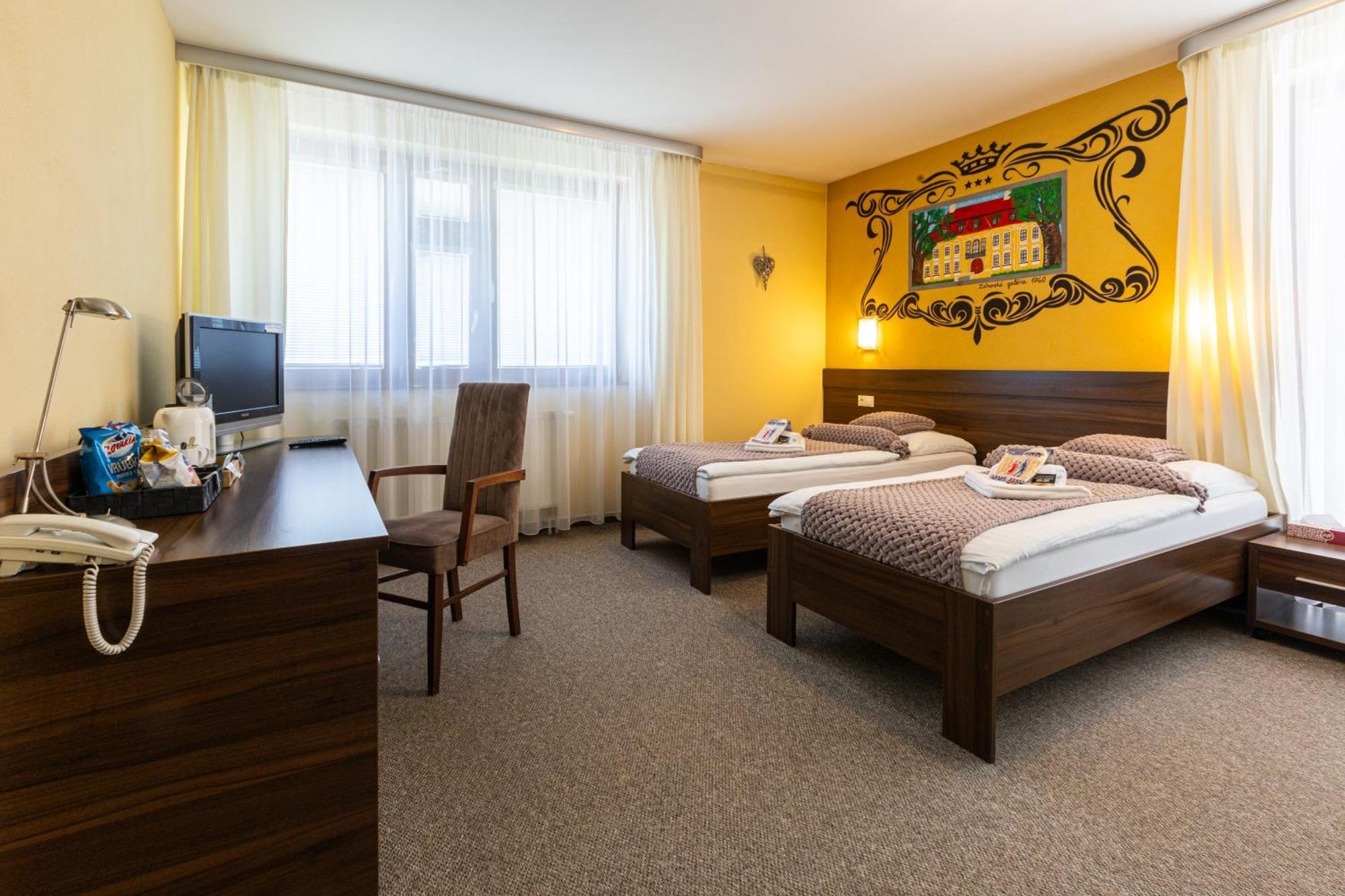 Grand Hotel Senica, Garni Eksteriør billede