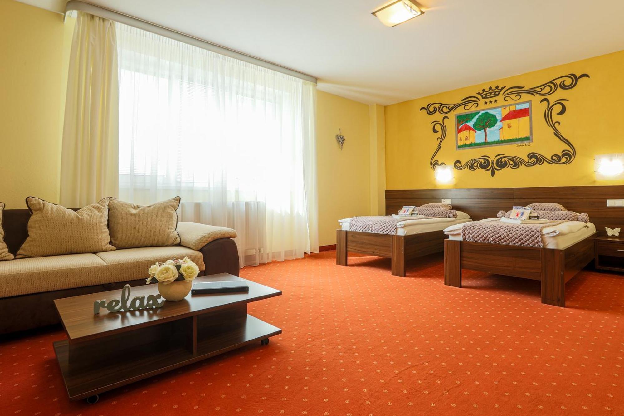 Grand Hotel Senica, Garni Eksteriør billede