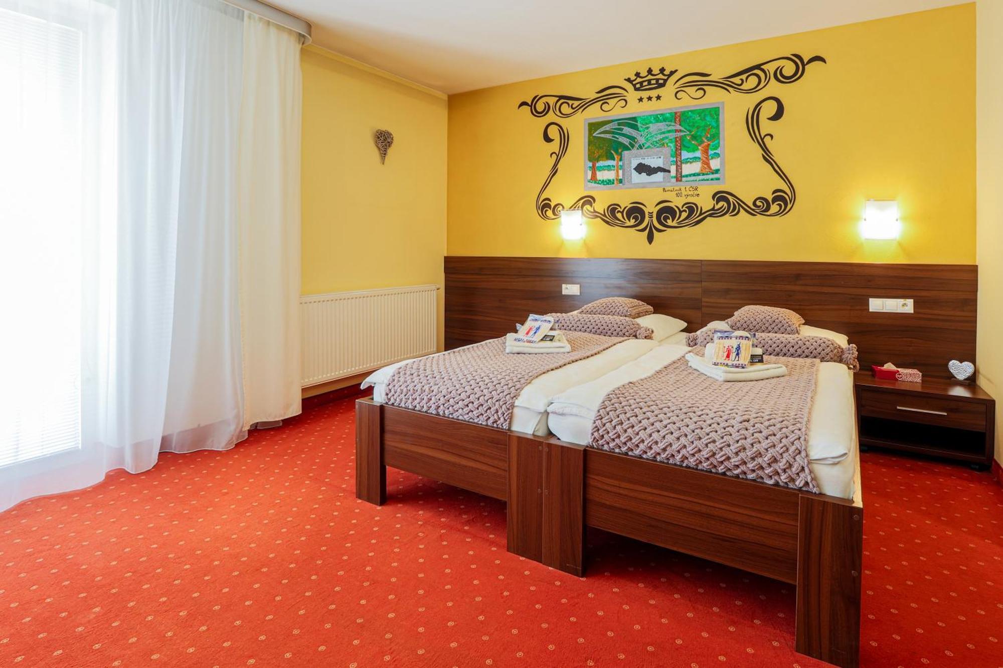 Grand Hotel Senica, Garni Eksteriør billede