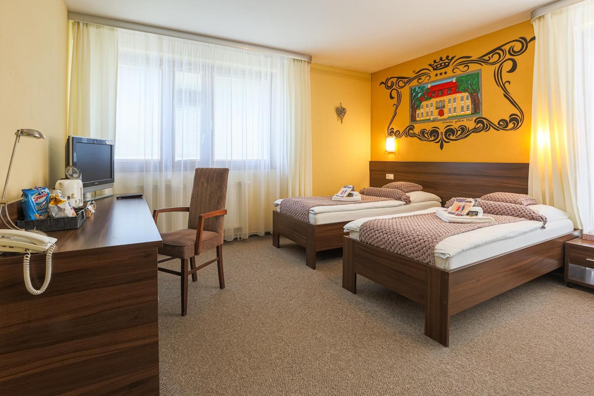 Grand Hotel Senica, Garni Eksteriør billede